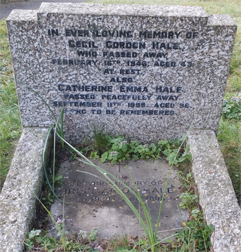 Photo of the grave of CECIL GORDON HALE