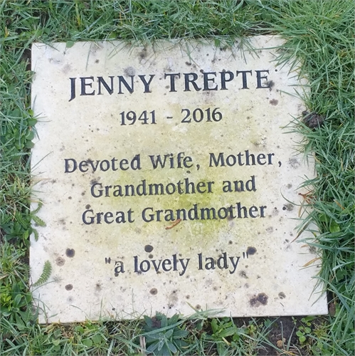 Photo of the grave of JENNIFER TREPTE (née RHODES)