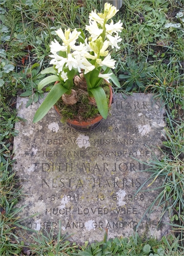 Photo of the grave of EDITH MARJORIE NESTA HARRIS (née TAYLOR)