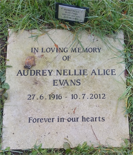 Photo of the grave of AUDREY NELLIE ALICE EVANS