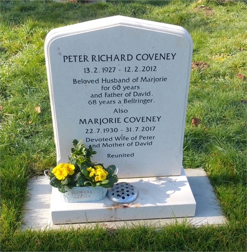 Photo of the grave of MARJORIE COVENEY (née PEARSE)