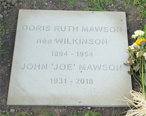 Photo of the grave of DORIS RUTH MAWSON (née WILKINSON)