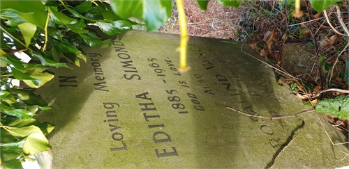 Photo of the grave of EDITHA SIMONDS