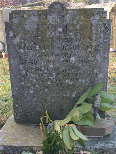 Photo of the grave of MABEL HAYWARD (née MITCHELL)