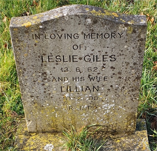 Photo of the grave of LILLIAN ROSE GILES (née CAMBRAY)