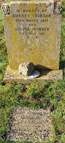 Photo of the grave of SYLVIA ALICE TRINDER (née JACKSON)