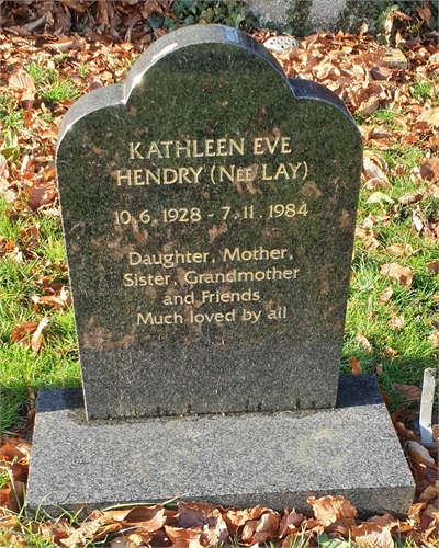 Photo of the grave of KATHLEEN EVE HENDRY (née LAY)