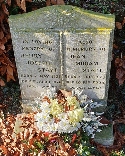 Photo of the grave of HENRY JOSEPH STAYT