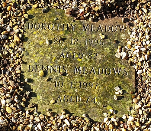 Photo of the grave of DOROTHY EDITH ANNIE MEADOWS (née COOMBS)