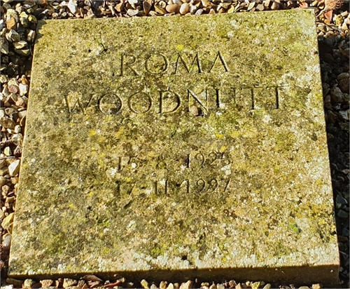 Photo of the grave of (ROMA) ROSEMARY LUCY JANE WOODNUTT (née HAYCOCK)