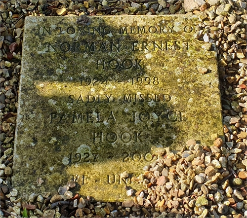 Photo of the grave of PAMELA JOYCE HOOK (née DIDCOCK)