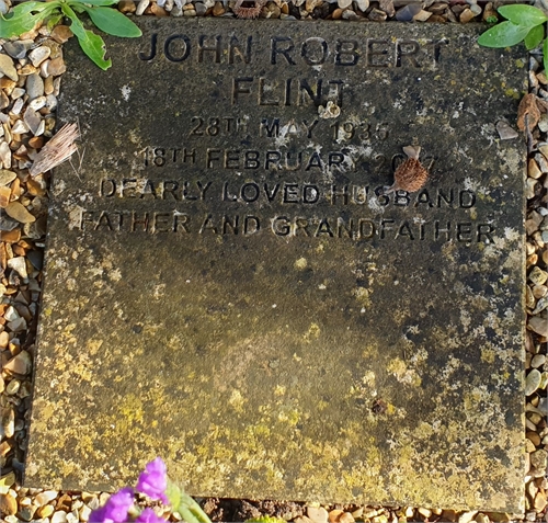 Photo of the grave of JOHN ROBERT FLINT