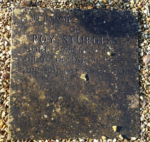 Photo of the grave of ROY STURGESS