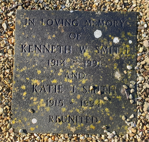 Photo of the grave of KATIE J. SMITH (née JUDGE)