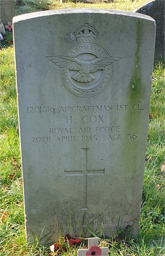 Photo of the grave of HERBERT COX