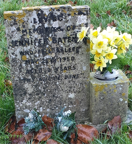 Photo of the grave of JENNIFER MARGARET BATEMAN