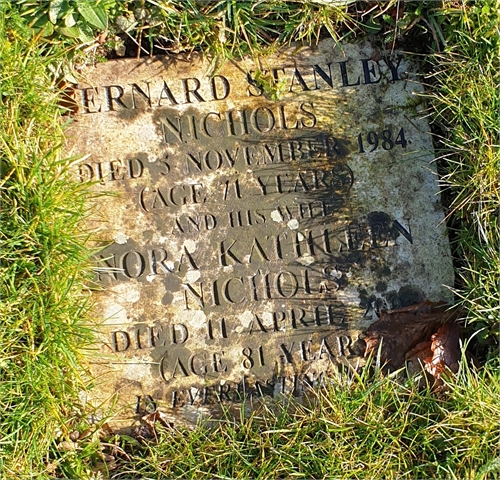 Photo of the grave of NORA KATHLEEN NICHOLS (née HONEY)