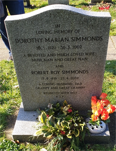 Photo of the grave of (DOT) DOROTHY MARIAN SIMMONDS (née STELLING)