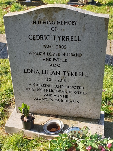 Photo of the grave of EDNA LILIAN TYRRELL (née BRICKNELL)