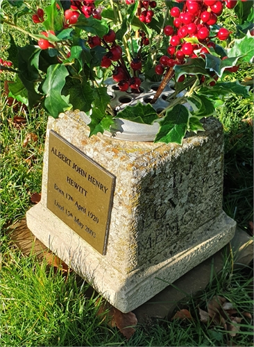 Photo of the grave of ALBERT JOHN HENRY HEWITT