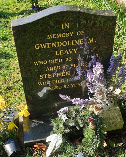 Photo of the grave of GWENDOLINE M. LEAVY (née BOLTON)