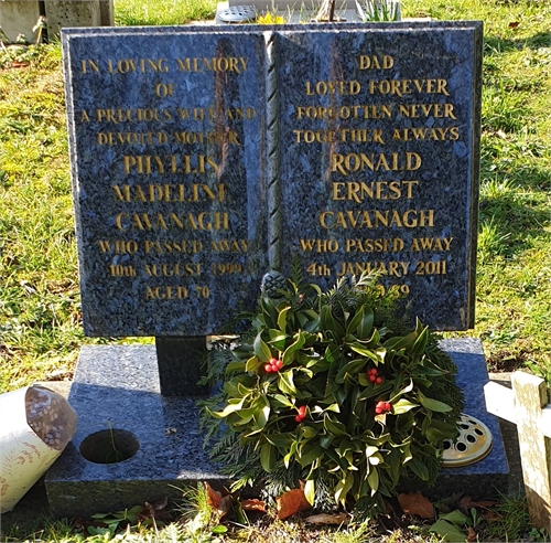 Photo of the grave of PHYLLIS MADELINE CAVANAGH (née ANDREWS)