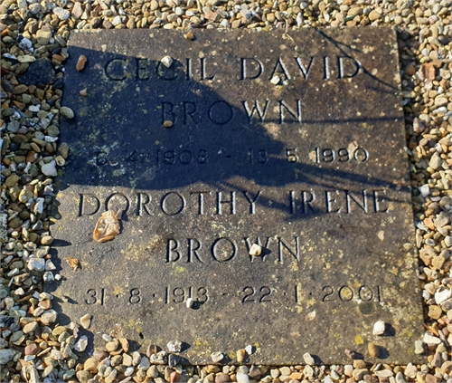 Photo of the grave of DOROTHY IRENE BROWN (née NEWLAND)