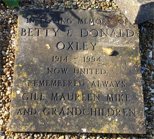 Photo of the grave of BETTY V. OXLEY (née BULL)