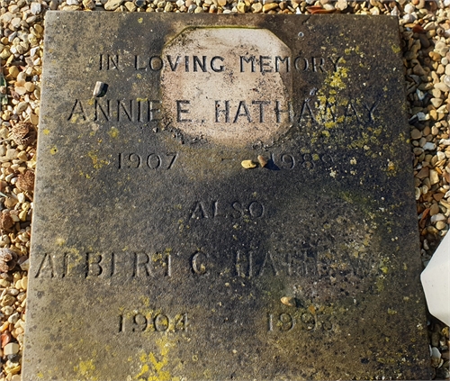 Photo of the grave of ANNIE ELIZABETH HATHAWAY (née KEEN)