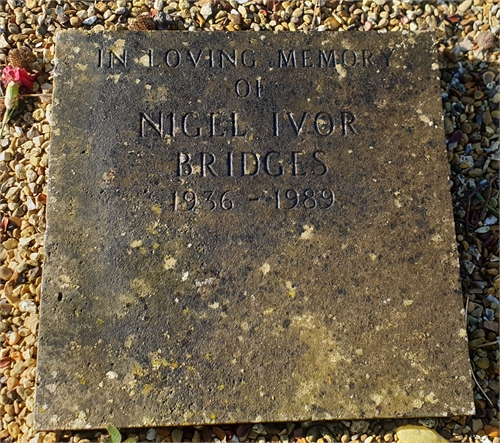 Photo of the grave of NIGEL IVOR BRIDGES